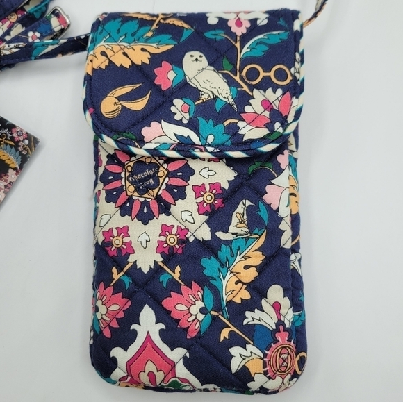 Vera Bradley Harry Potter Home to Hogwarts Carson Cellphone Crossbody - Picture 2 of 8